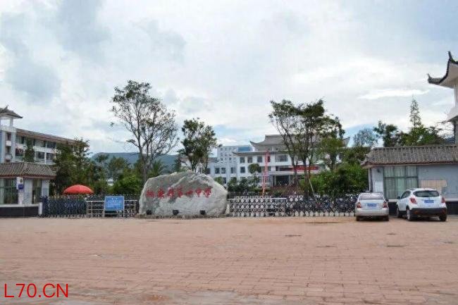 教体局回应一教师留遗书校内坠楼 生命体征平稳正调查详情